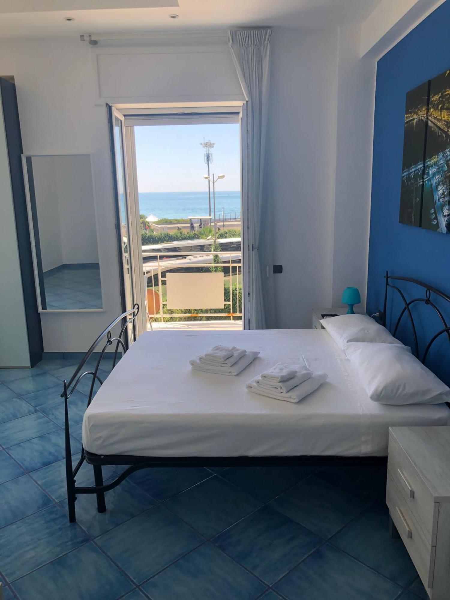 Blue Sea Salerno Ξενοδοχείο Εξωτερικό φωτογραφία